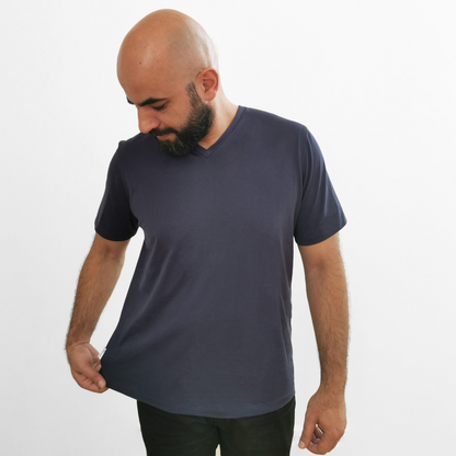 Andy Smart V-neck Lightweight T-Shirt
